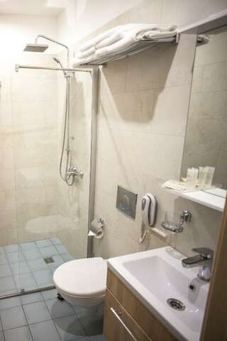 Гостиница UHotel Санкт-Петербург Номер стандарт с 1 двуспальной кроватью (с завтраком)-15